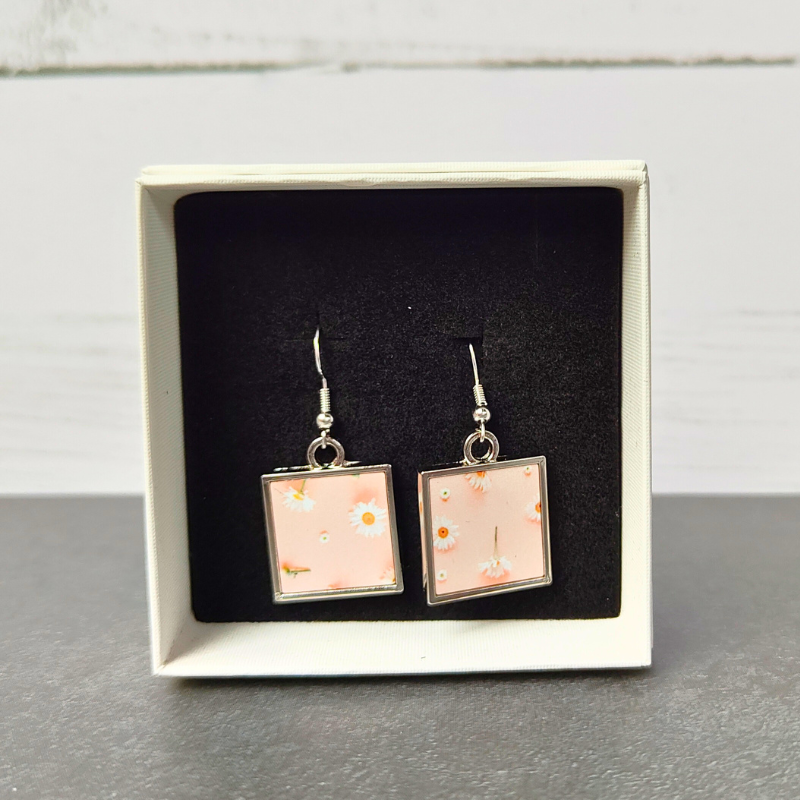 Square Earrings - Daisies
