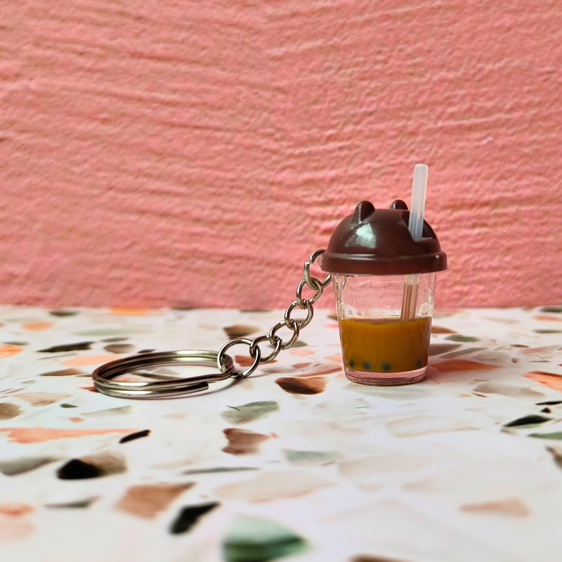 Adorable brown bubble tea keyring.