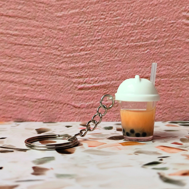 Adorable bubble tea keyring - white.