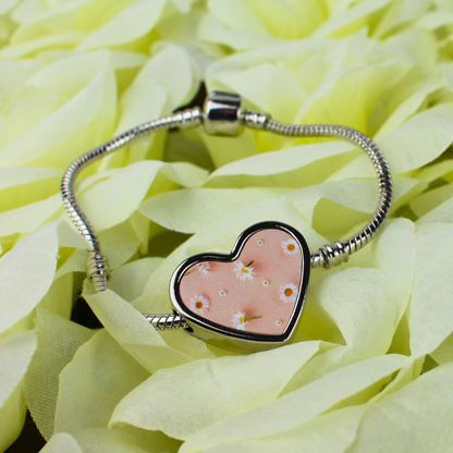 Daisy printed charm bracelet with free gift box.