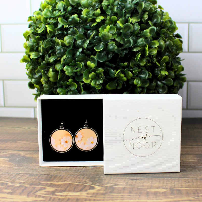 Round Earrings - Daisies