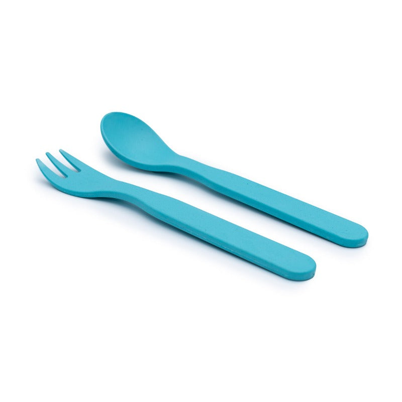 Free from melamine, and biodegradable and compostable, our plant-based spoon and fork cutlery set makes mealtimes (and sneaky snacks) way more fun! Blue cutlery set displayed on white background.