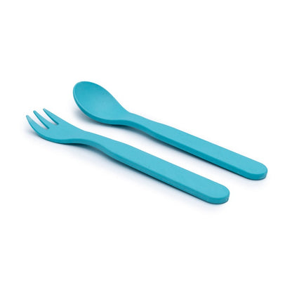 Free from melamine, and biodegradable and compostable, our plant-based spoon and fork cutlery set makes mealtimes (and sneaky snacks) way more fun! Blue cutlery set displayed on white background.